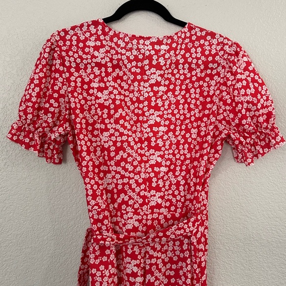 New! Red Floral Deep V Neck Short Sleeve Wrap Tie Waist Ruffle Dress - Picture 11 of 16